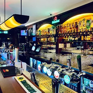https://the-white-tulip-hostel.amsterdamhotelsnl.com