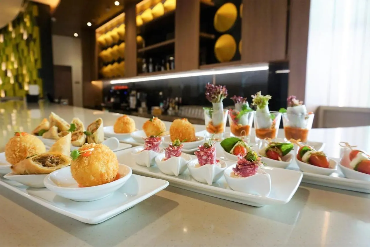 ***** Hotel Holiday Inn & Suites Saigon Airport By Ihg Ho Chi Minh City Vietnam